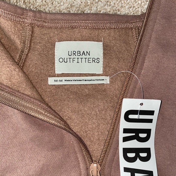NWT URBAN OUTFITTERS Sweatshirt - Picture 3 of 3